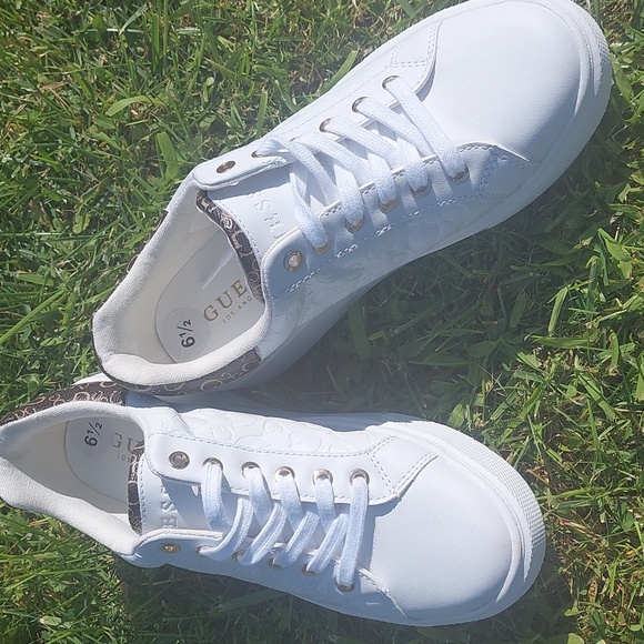 ✨️☘️uess shoe for women✨️☘️ - Picture 1 of 4